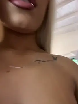 Snapshot of MystiqueXXX chatting on 5, 11, 2025 MystiqueXXX online show from 5, 11, 2025