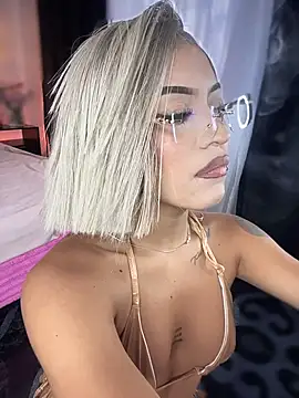 Snapshot of MystiqueXXX chatting on 24, 11, 2025 MystiqueXXX online show from 24, 11, 2025