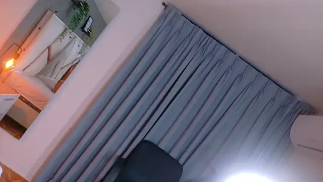 Snapshot of SamaGrey__ chatting on 19, 10, 2025 SamaGrey online show from 19, 10, 2025