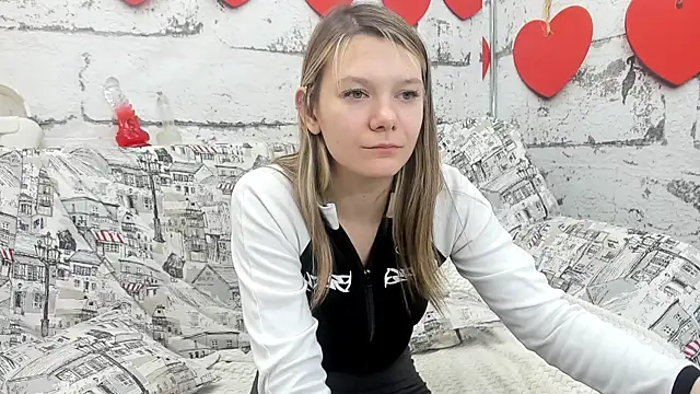 Snapshot of Sunny_Sammy chatting on 18, 10, 2025 Sunny Sammy online show from 18, 10, 2025