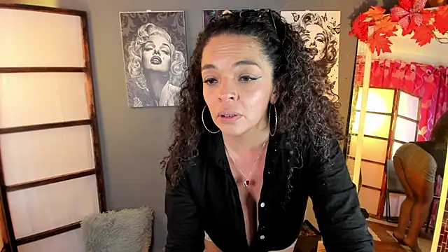 Snapshot of eleonor_x chatting on 2, 7, 2026 eleonor x online show from 2, 7, 2026