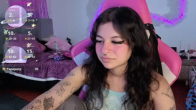 larah uwu online show from 26, 5, 2026