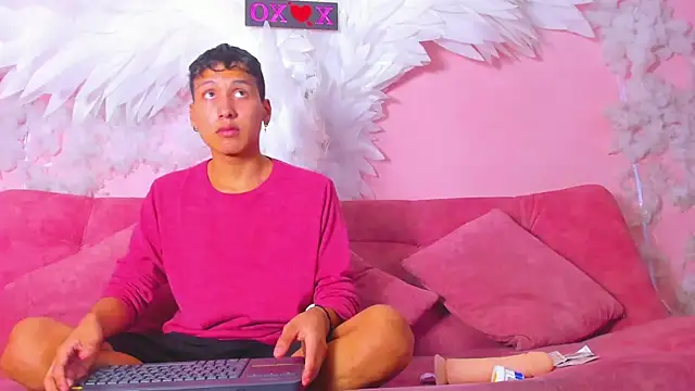 Snapshot of spicy_adonhis chatting on 3, 12, 2025 spicy adonhis online show from 3, 12, 2025