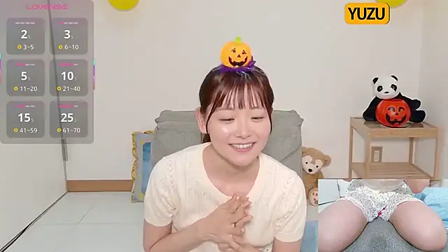 Snapshot of yuzukichi_jp chatting on 14, 10, 2025 yuzukichi jp online show from 14, 10, 2025