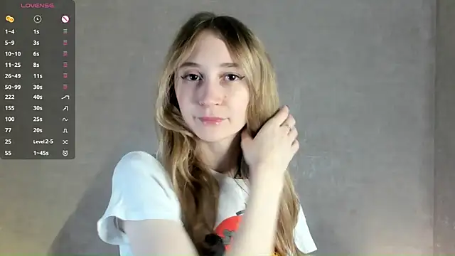 Snapshot of BeatrixHiett chatting on 7, 10, 2025 BeatrixHiett online show from 7, 10, 2025