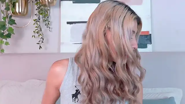 ZoehAngel online show from 5, 10, 2025