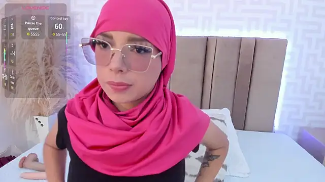 Snapshot of naishaa_ chatting on 3, 7, 2026 naishaa online show from 3, 7, 2026