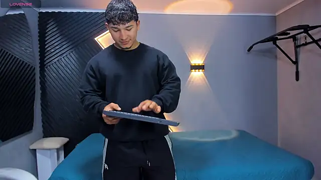 Horny nick18 online show from 15, 4, 2026