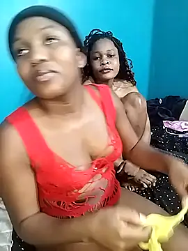 Snapshot of SweetHoney21_ chatting on 22, 10, 2025 SweetHoney21 online show from 22, 10, 2025