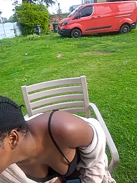 SweetHoney21  online show from 18, 12, 2025