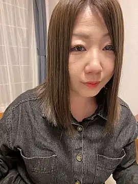 Snapshot of h415a812 chatting on 8, 11, 2025 h415a812 online show from 8, 11, 2025