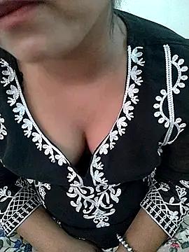 Snapshot of Kavya_Rathore chatting on 27, 11, 2025 Kavya Rathore online show from 27, 11, 2025