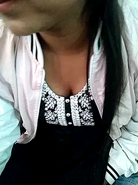 Snapshot of Kavya_Rathore chatting on 29, 11, 2025 Kavya Rathore online show from 29, 11, 2025