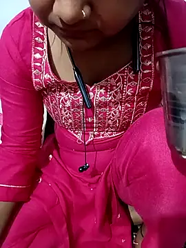 Snapshot of Kavya_Rathore chatting on 15, 12, 2025 Kavya Rathore online show from 15, 12, 2025