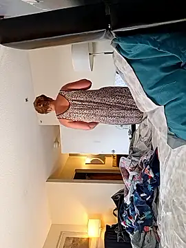 sarahkat86 online show from 20, 12, 2025