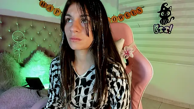 Jade rey  online show from 11, 10, 2025