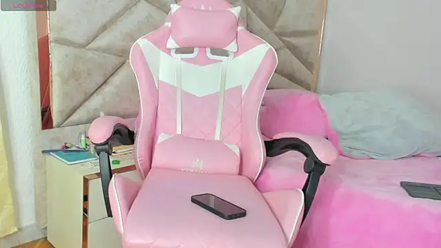 Snapshot of kendal_hot01 chatting on 5, 10, 2025 kendal hot01 online show from 5, 10, 2025