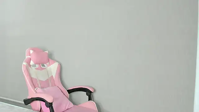 Snapshot of kendal_hot01 chatting on 22, 11, 2025 kendal hot01 online show from 22, 11, 2025