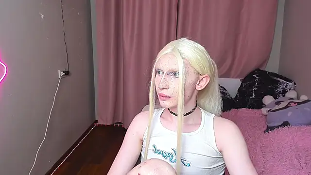 Snapshot of yoi_mika chatting on 2, 12, 2025 yoi mika online show from 2, 12, 2025