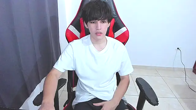 Snapshot of eren_188 chatting on 17, 10, 2025 eren 188 online show from 17, 10, 2025