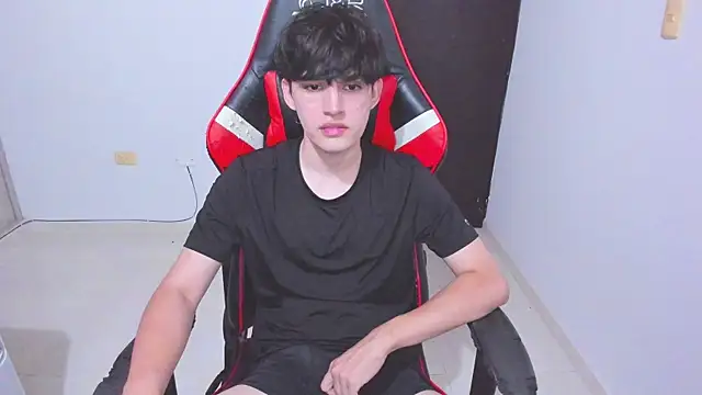 Snapshot of eren_188 chatting on 4, 12, 2025 eren 188 online show from 4, 12, 2025