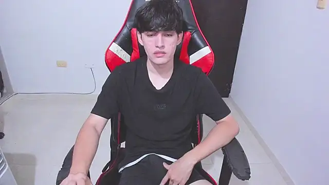 Snapshot of eren_188 chatting on 14, 12, 2025 eren 188 online show from 14, 12, 2025