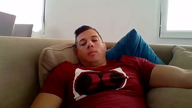 Snapshot of luca23millo90 chatting on 19, 10, 2025 luca23millo90 online show from 19, 10, 2025