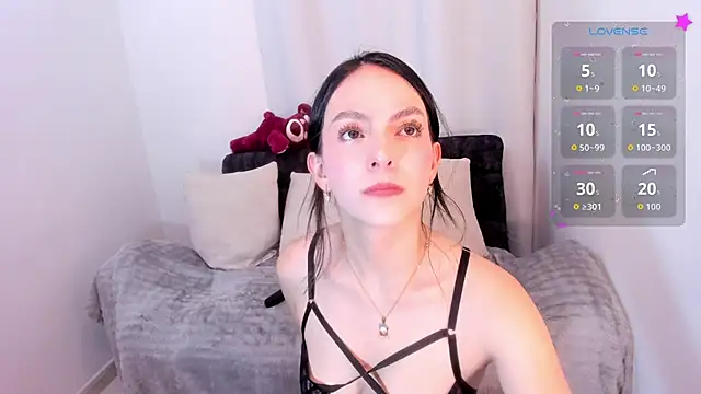 sarah saenz  online show from 17, 5, 2026
