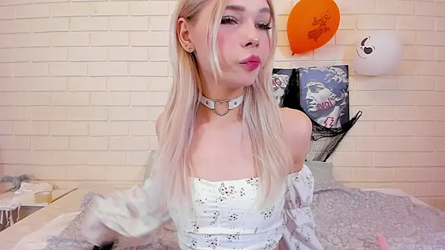 Blondy Fina online show from 6, 11, 2025