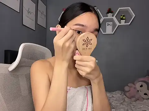 lelasohna online show from 2, 12, 2025