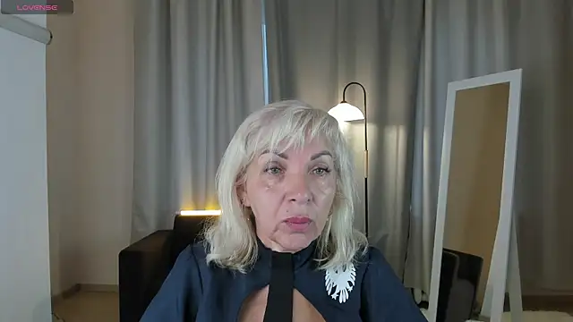 Snapshot of LiliaMoons chatting on 25, 9, 2025 LiliaMoons online show from 25, 9, 2025