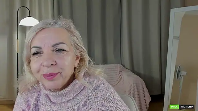 Snapshot of LiliaMoons chatting on 2, 12, 2025 LiliaMoons online show from 2, 12, 2025