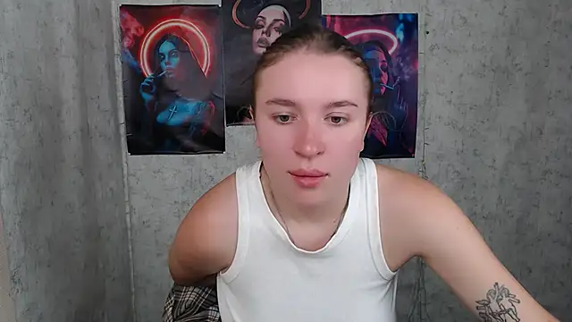 JuliaTopp  online show from 15, 9, 2025