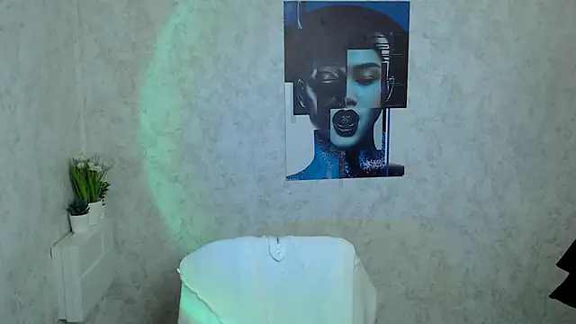 JuliaTopp  online show from 6, 11, 2025