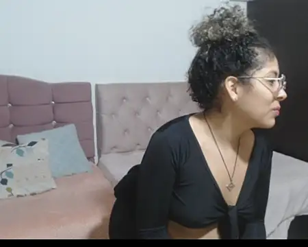 CATTALINAHOT online show from 7, 2, 2026