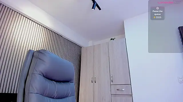 lily cash1 online show from 15, 11, 2025