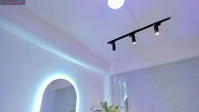 lily cash1 online show from 9, 4, 2026