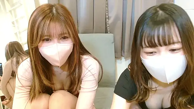 Snapshot of suzu_1111 chatting on 15, 12, 2025 suzu 1111 online show from 15, 12, 2025