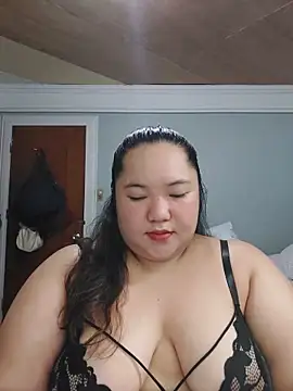 Snapshot of LianaCruzado chatting on 5, 6, 2026 LianaCruzado online show from 5, 6, 2026
