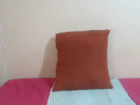 Snapshot of GlowGoddessxx chatting on 12, 9, 2025 GlowGoddessxx online show from 12, 9, 2025