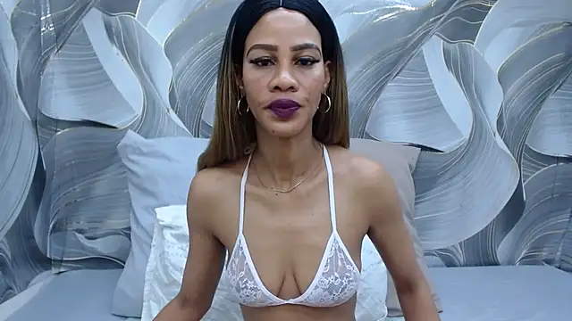 Snapshot of GlowGoddessxx chatting on 24, 5, 2026 GlowGoddessxx online show from 24, 5, 2026