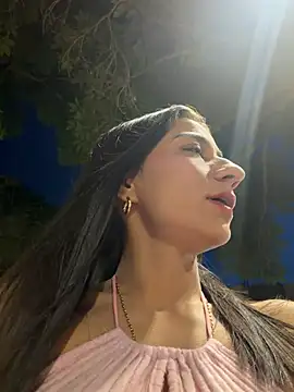 -juicy  online show from 3, 8, 2026