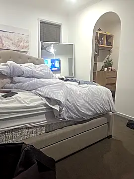 iamthepublickmasterbater online show from 16, 11, 2025