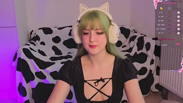 Snapshot of bananasgirl chatting on 14, 9, 2025 bananasgirl online show from 14, 9, 2025