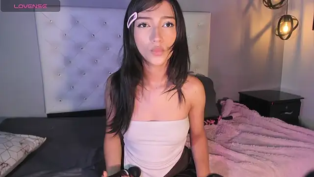 Snapshot of Nicollee_Heart chatting on 10, 9, 2025 Nicollee Heart online show from 10, 9, 2025