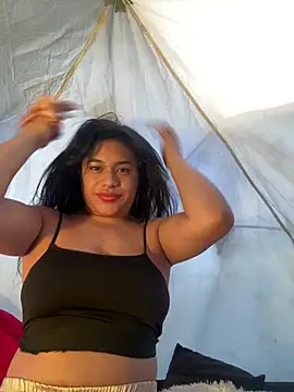 Issafoxx online show from 1, 4, 2026