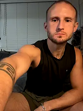 Snapshot of SmotheringJake chatting on 14, 11, 2025 SmotheringJake online show from 14, 11, 2025