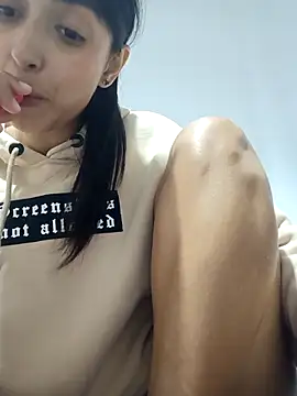 Snapshot of CandyFoxter_ chatting on 17, 10, 2025 CandyFoxter  online show from 17, 10, 2025