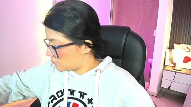 Snapshot of Dulcerose_01 chatting on 7, 1, 2026 Dulcerose 01 online show from 7, 1, 2026