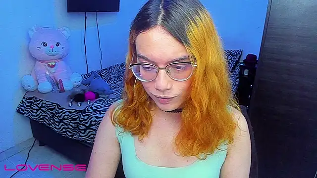Snapshot of lillykittyy chatting on 17, 10, 2025 lillykittyy online show from 17, 10, 2025